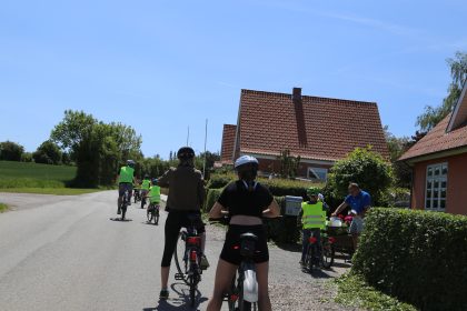 God opbakning til cykelsponsorløber med ekstra væskedepot på Ugebjervej